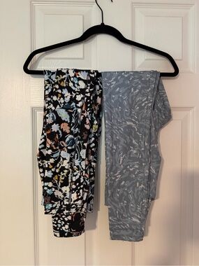 NWOT RBX and Danskin Women Bundle Two-Pack Leggings - Black Floral & Light Blue